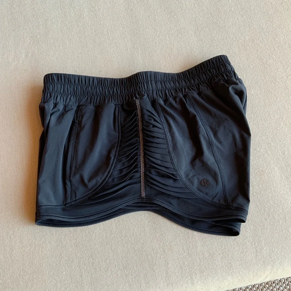 Lululemon Athletica Black size 8 Athletic Shorts - Picture 3 of 6
